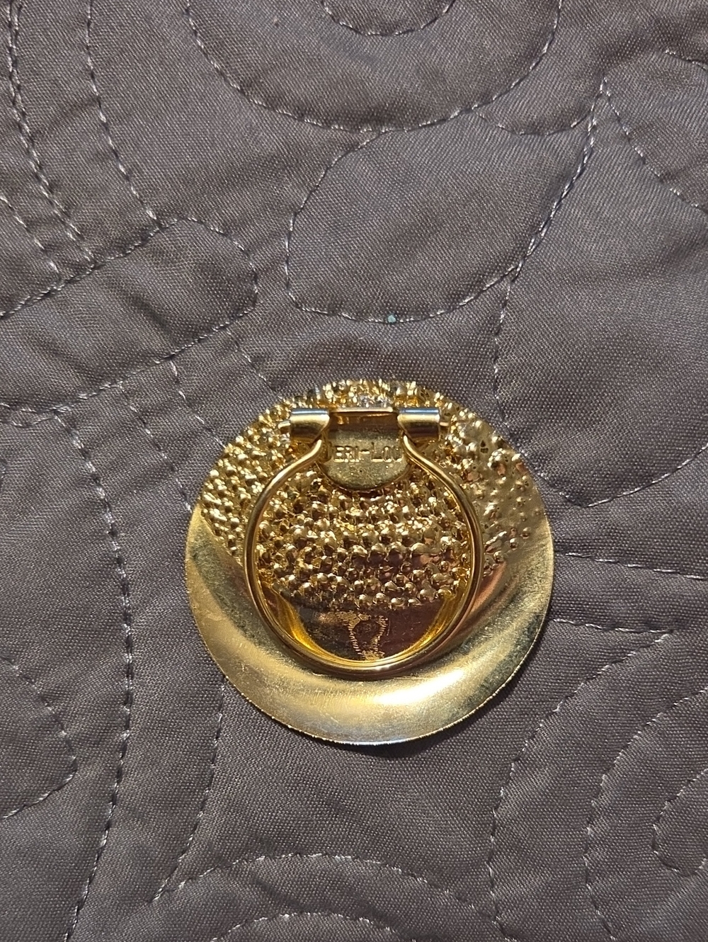JERI-LOU Gold-Tone Textured Scarf Ring Clip